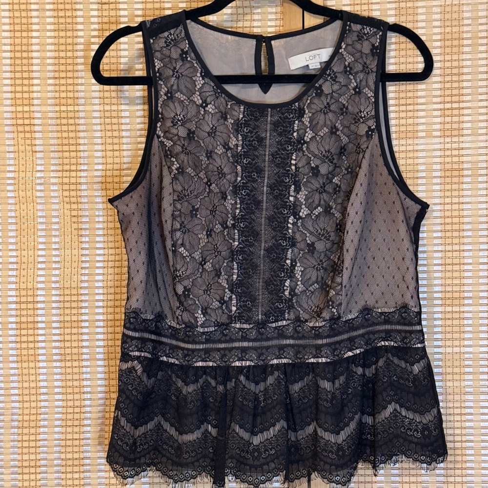 Loft Petites Black Floral Lace Peplum Sleeveless Top Size LP Neutral Lining